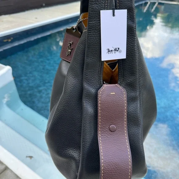 Rare 🐻 Coach Black and Burgundy - 3 in 1 Bag - Picture 3 of 12